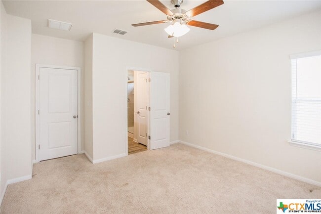 Building Photo - 242 Mossycup Dr