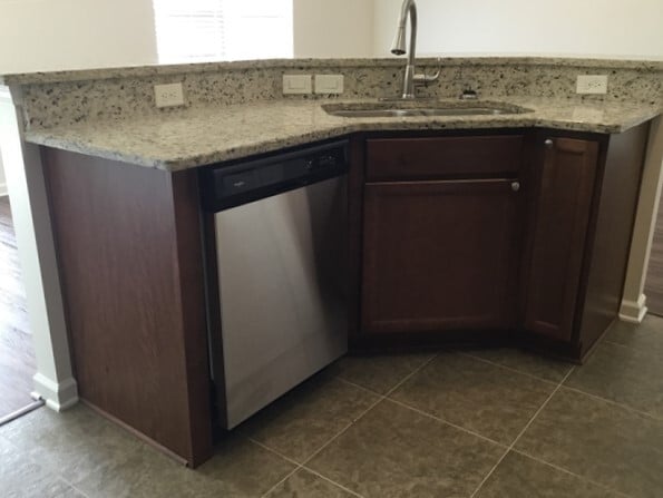 Building Photo - 351 N Twin Maple Rd