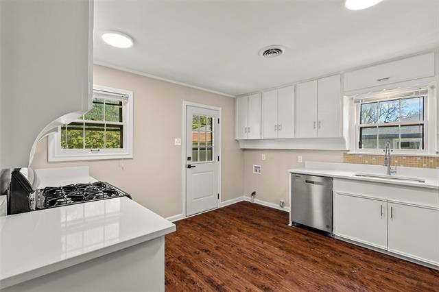 Building Photo - 1747 Mariposa Dr