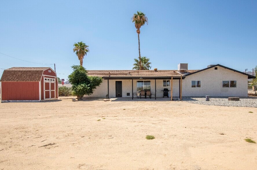 Building Photo - 72654 Sunnyslope Dr