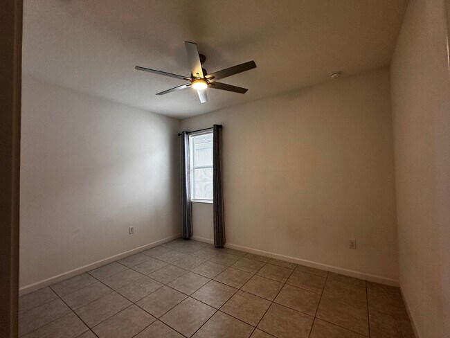 Building Photo - SAWGRASS - 4BR/2BA HOME