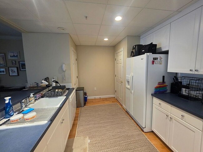 Building Photo - "Charming 2-Bed, 2-Bath Spacious Retreat in Norfolk - 1,500 Sq Ft of Modern Comfort!"