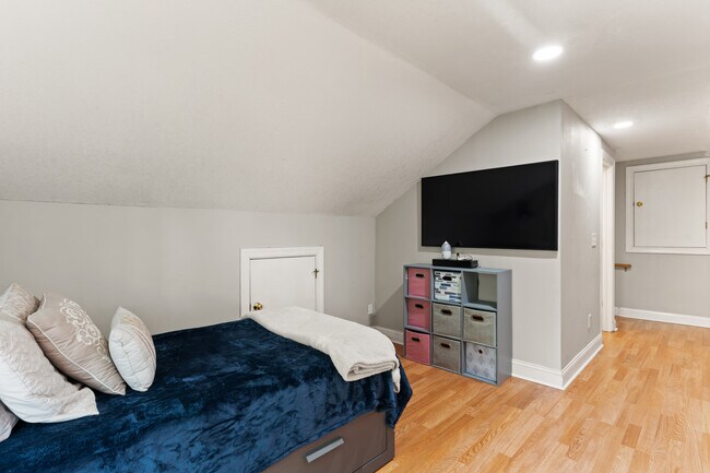 Building Photo - 168 Palmera Ln