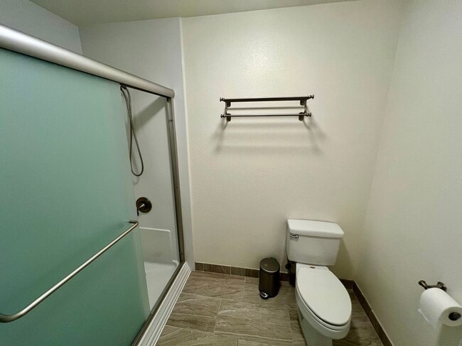 Building Photo - Welcome to this beautiful 3-bedroom, 2-bathroom condo in the desirable Avalon at Eagles Crossing