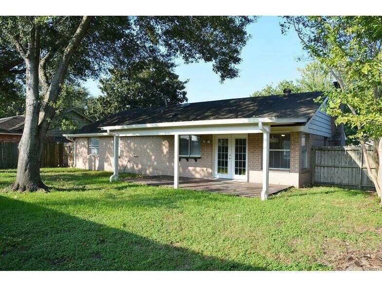 Building Photo - 8007 Vista Del Sol Dr