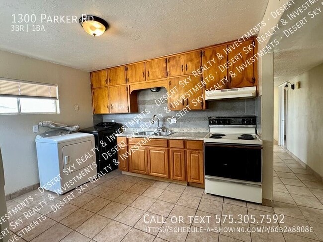 Building Photo - 1300 Parker Rd