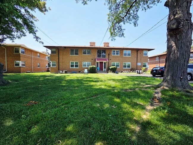 Building Photo - 1431 Balmoral Ave