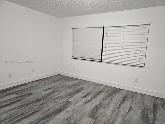 Building Photo - 6405 W 27th Ln