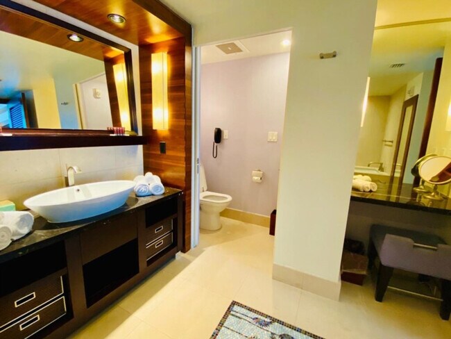 Building Photo - 6801 Collins Ave