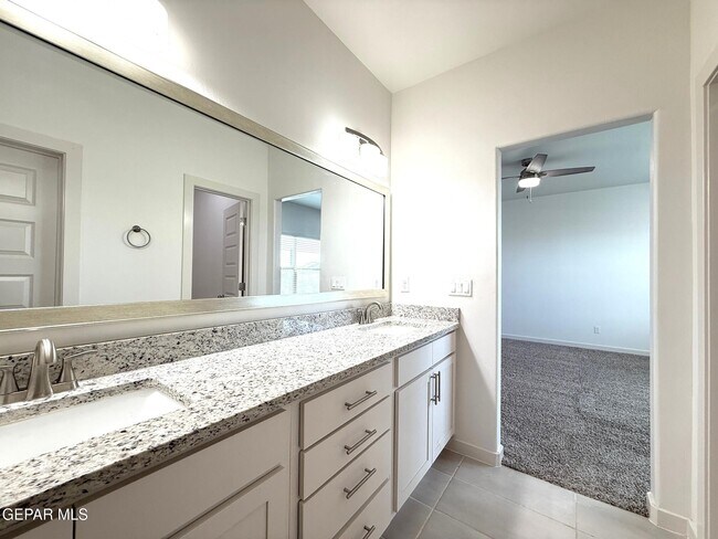 Building Photo - 7792 Enchanted Pk Dr