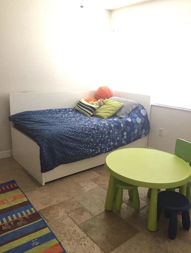 Building Photo - 8035 Lake Dr