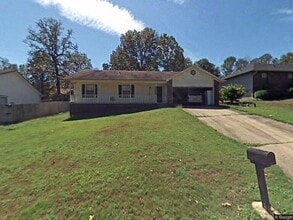Building Photo - Questions call Peggy Goodman 501 676 1758 ...