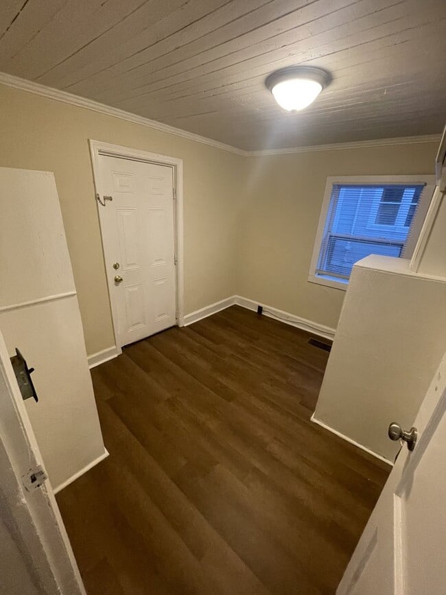 Building Photo - 2 Bd 1 Ba Ranch
