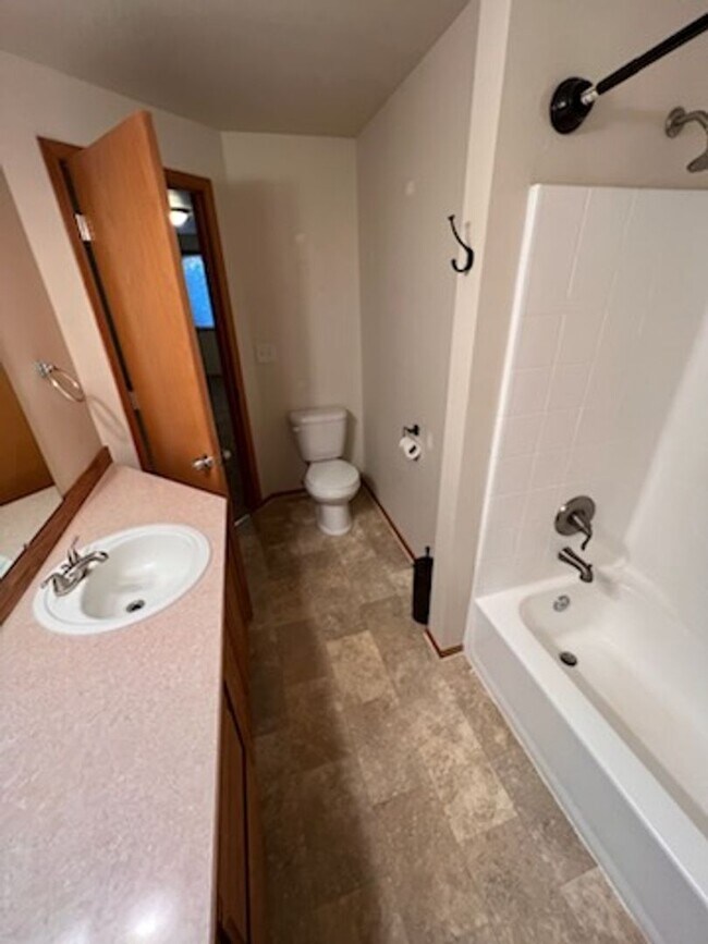 Building Photo - Lake Louise Gem