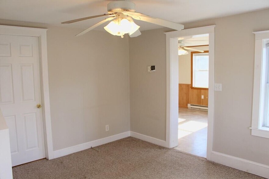 Living room - 17 Court street