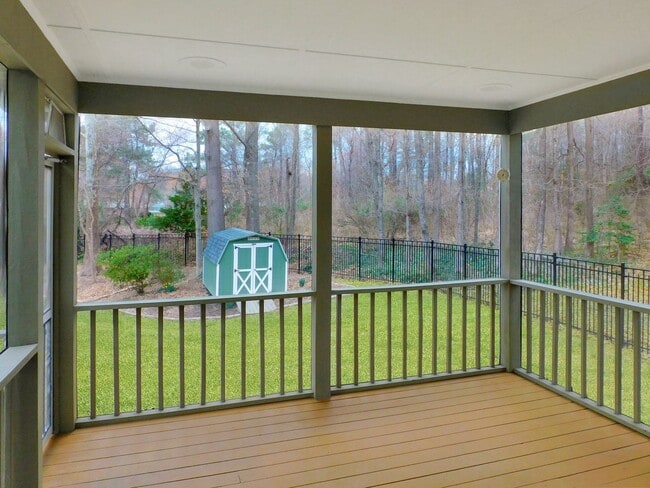 Building Photo - 1332 Redwood Cir