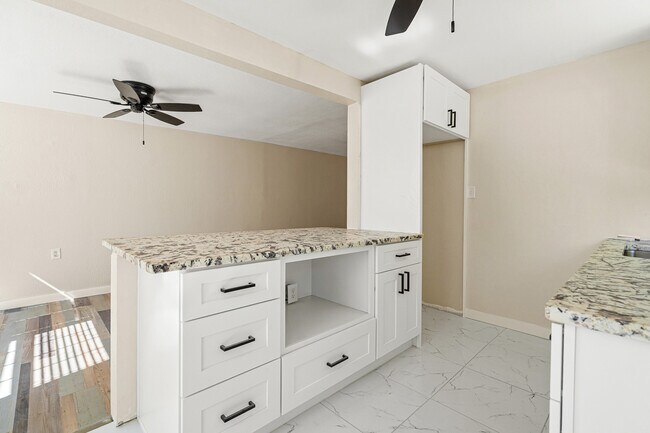 Building Photo - 3310 E Maritana Dr