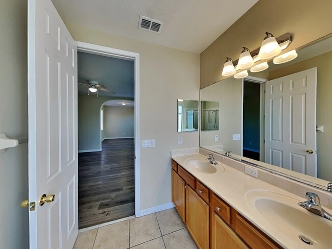 Building Photo - 20352 Chestnut Grove Dr