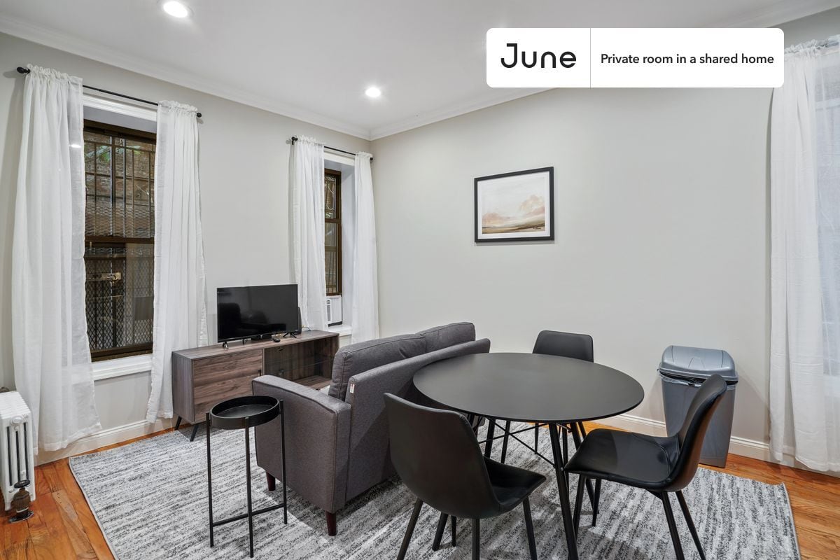 Building Photo - Room in Shared 3 bed/1 bath home in Hamilton Heights