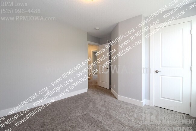 Building Photo - 5374 Destiny Dr
