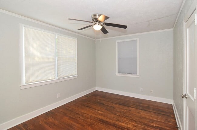 Building Photo - $995 - Updated 2 bed/1 bath house for rent off Wrightsboro Road, with fenced-in yard!