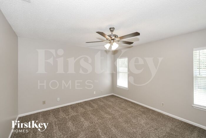 Building Photo - 12732 Clear Springs Dr