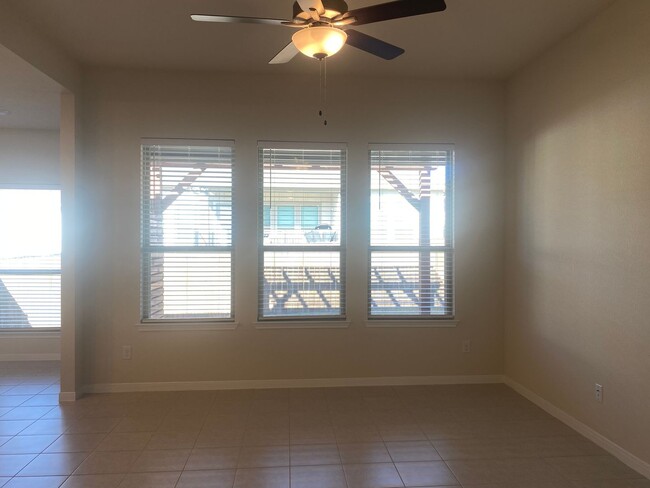 Building Photo - 4 BEDROOM, SHORT TERM LEASE AVAILABLE