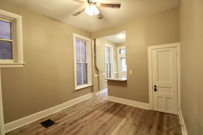 Building Photo - 203 Hamilton St