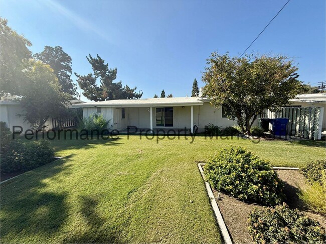 Building Photo - Cute 2 Bed/2 Bath 55+ Community w/ RBP & S...