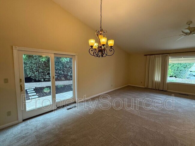 Building Photo - 1550 Naples Ct