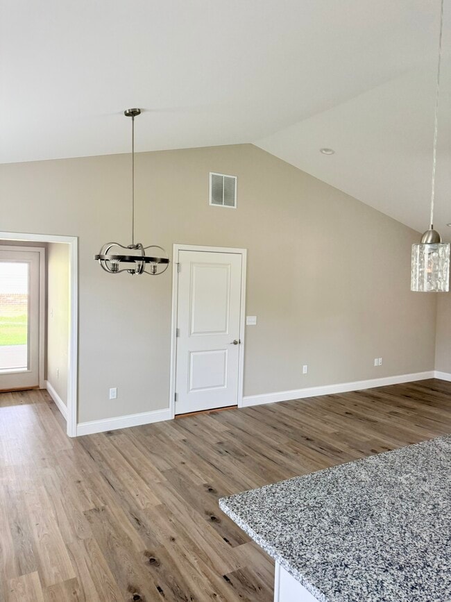Building Photo - 295 Oak Grove Cir