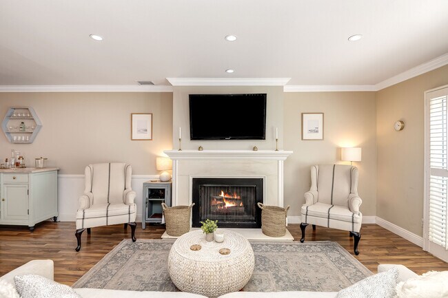 Building Photo - 4443 Saugus Ave