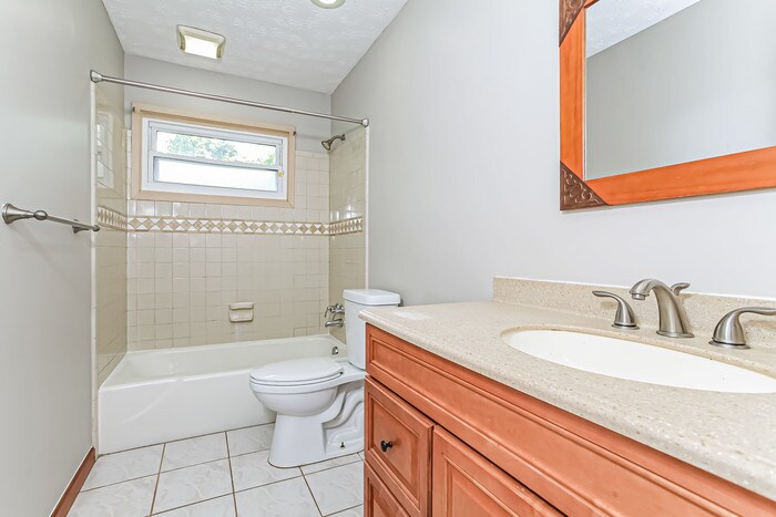 Building Photo - 2557 Berthbrook Dr