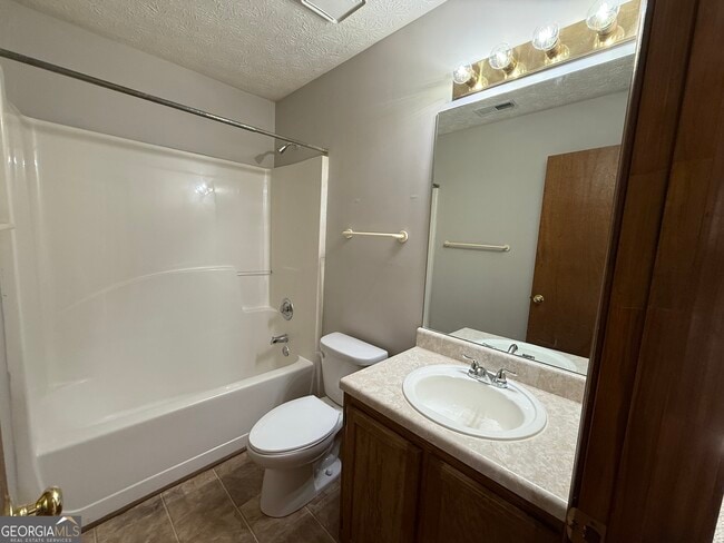 Building Photo - 235 Whirlwind Ct