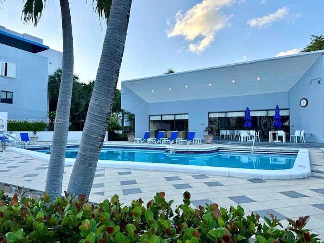 Building Photo - 336 Poinciana Island Dr