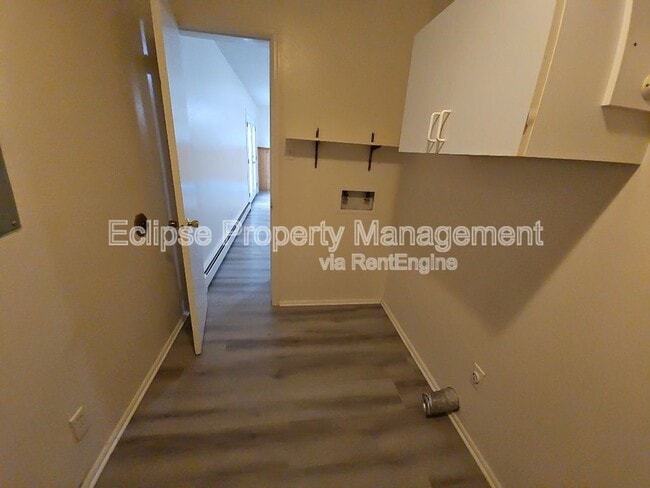 Building Photo - 208 Maple Dr