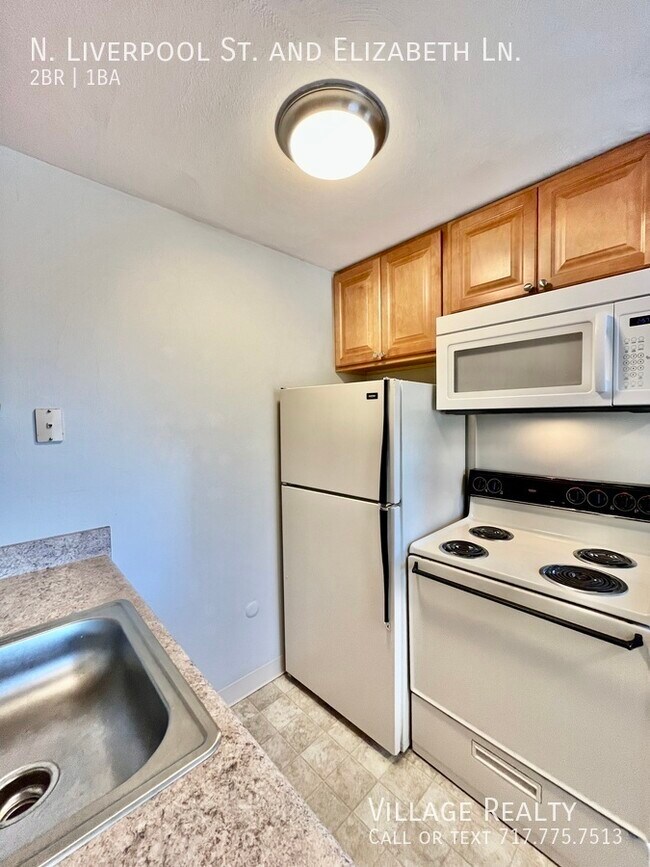 Building Photo - 75 N Liverpool St