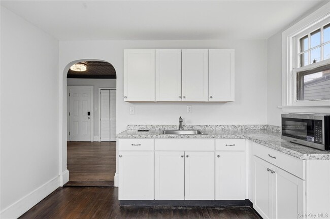 Building Photo - 45 S Robinson Ave