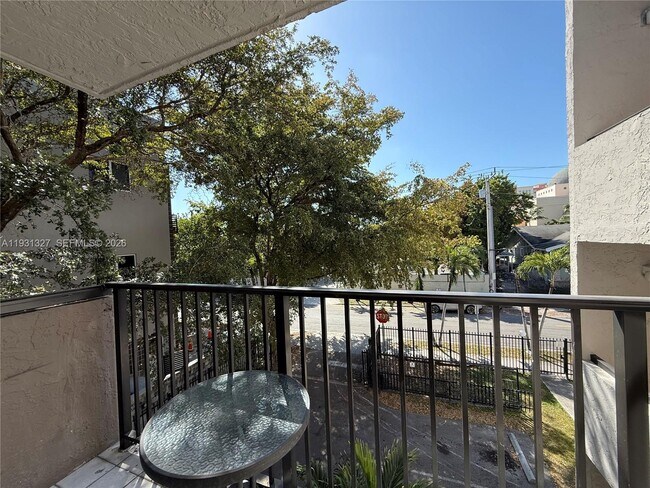 Building Photo - 1337 NW 1st St