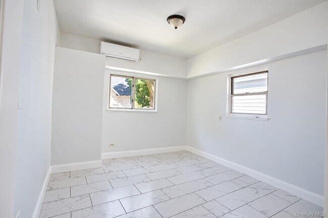 Building Photo - 45 Lynbrook Ave