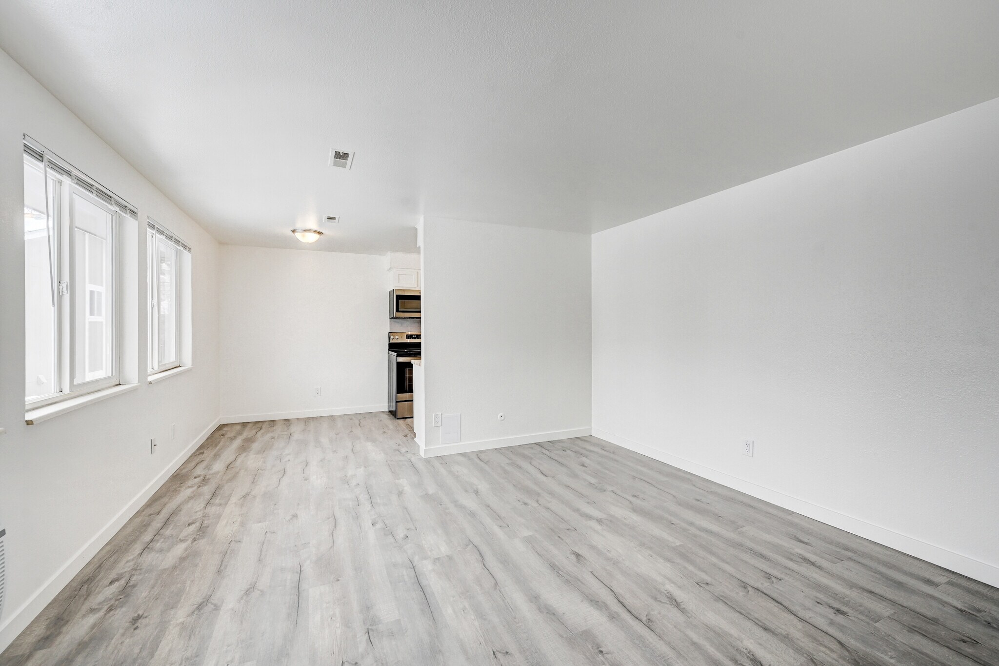 Building Photo - 1647 Jay St