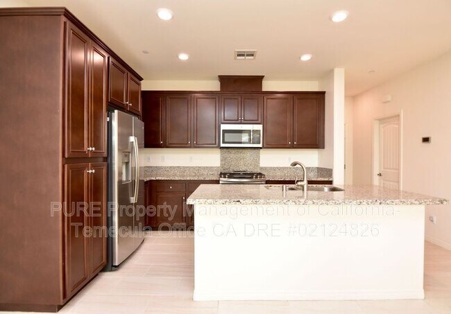 Building Photo - 40359 Calle Real