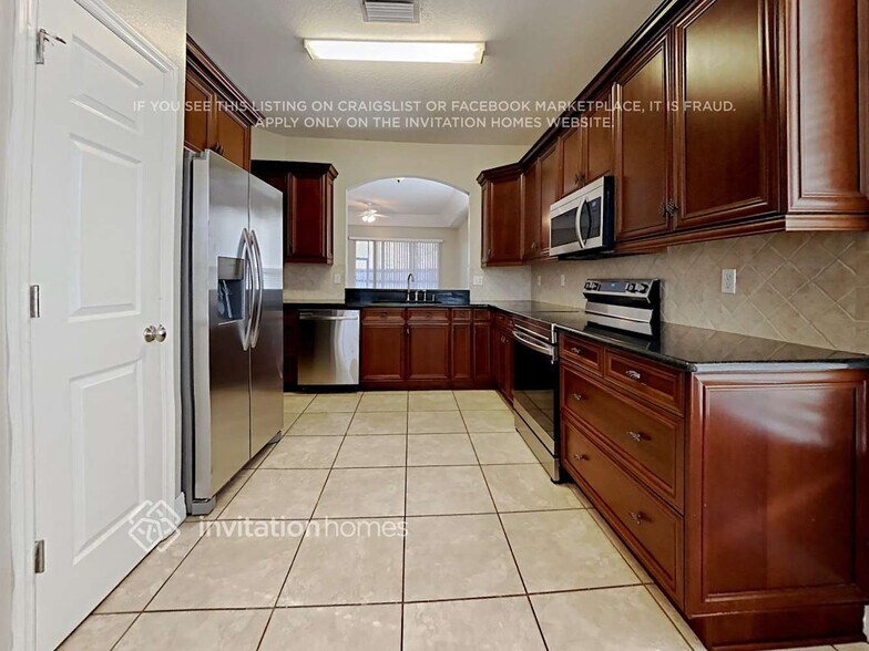 Building Photo - 1612 Wakefield Dr