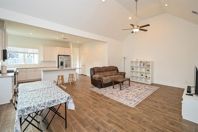 Building Photo - 1535 Cathedral Bend Drive