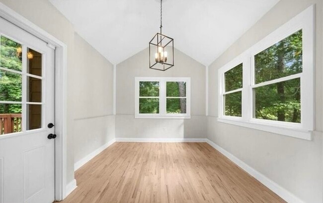 Building Photo - 164 Greenview Dr