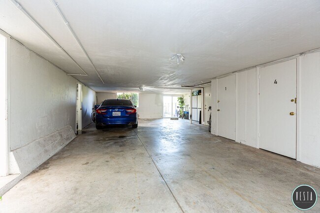 Building Photo - Mid-Century Gem with Iconic Views in Coron...