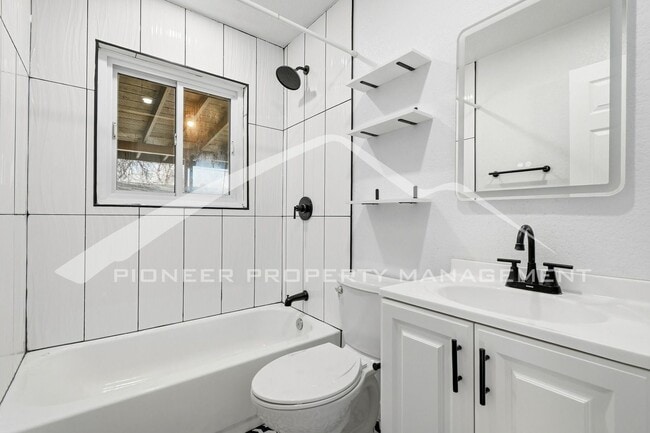 Building Photo - Charming Home with Washer/Dryer and Storage Shed