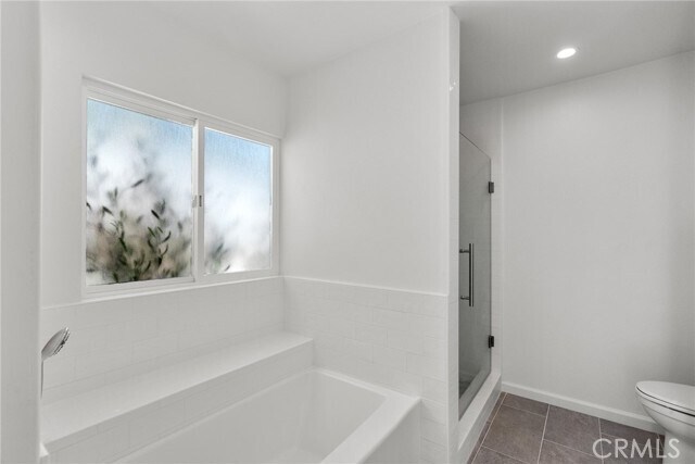 Building Photo - 321 Vía San Sebastian