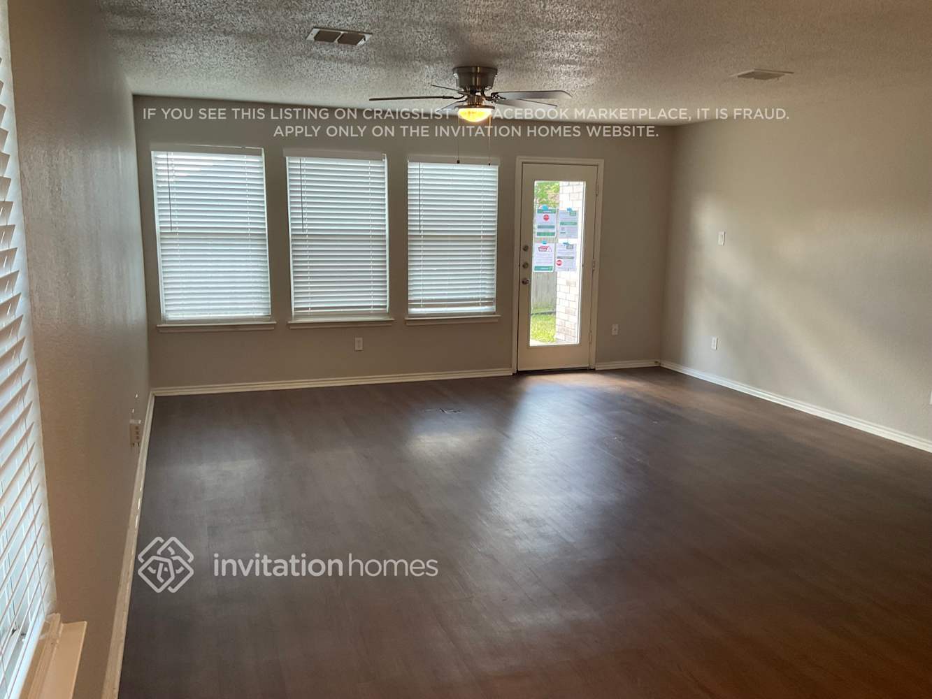 Building Photo - 910 Simi Dr