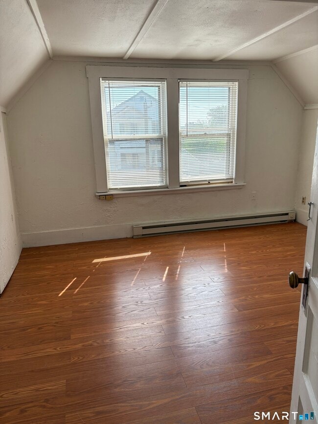 Building Photo - 225 Whiting Ln